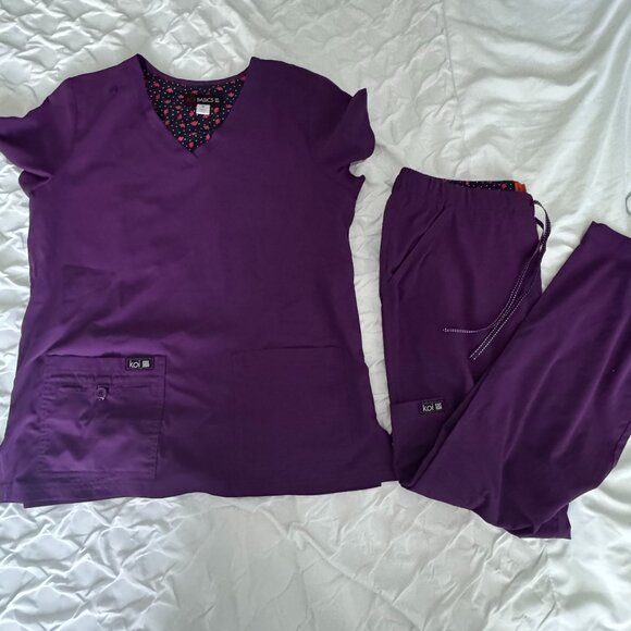 Women's Koi Basics Scrubs Set - Purple - Picture 1 of 5